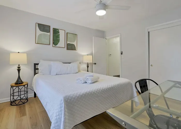 The Northern Light - 3 Bedroom 2 Full Bath