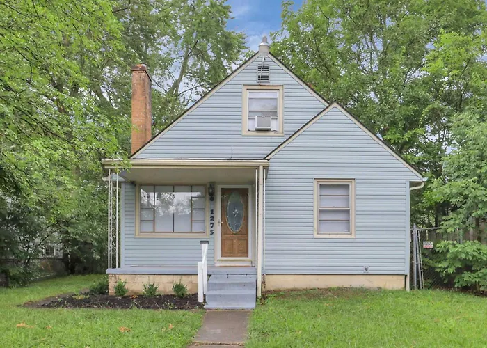 The Northern Light - 3 Bedroom 2 Full Bath *