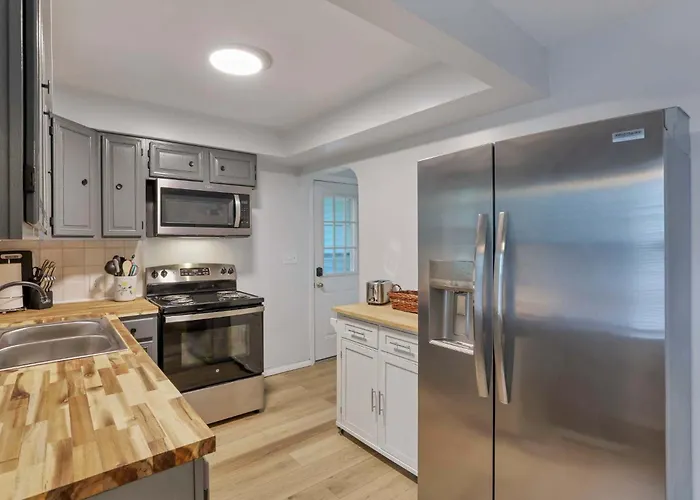 The Northern Light - 3 Bedroom 2 Full Bath * Columbus