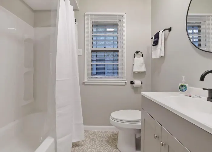 The Northern Light - 3 Bedroom 2 Full Bath * Columbus